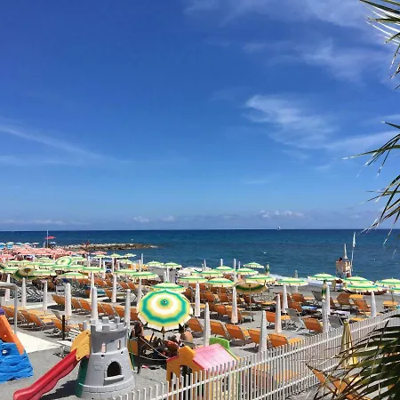 Casa Smeraldo 別荘 ロアーノ